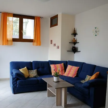 Tra Mare E Monti Lägenhet Santa Giusta