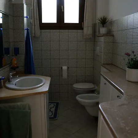 Lägenhet Tra Mare E Monti Santa Giusta